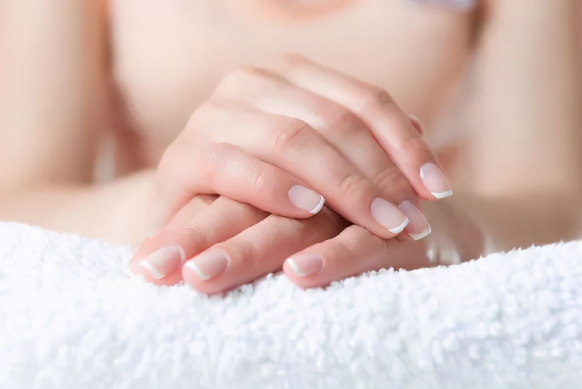 手指長倒刺，缺維生素還是濕熱？