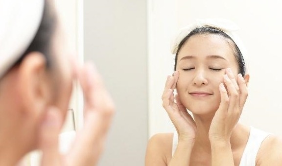 經(jīng)常用維e擦臉對(duì)皮膚好嗎？這4個(gè)影響，要先知道